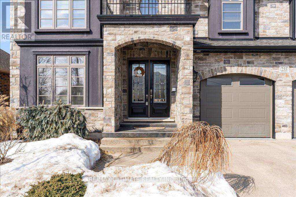 Welland (coyle Creek), ON L3C0B4,255 COLBECK DRIVE