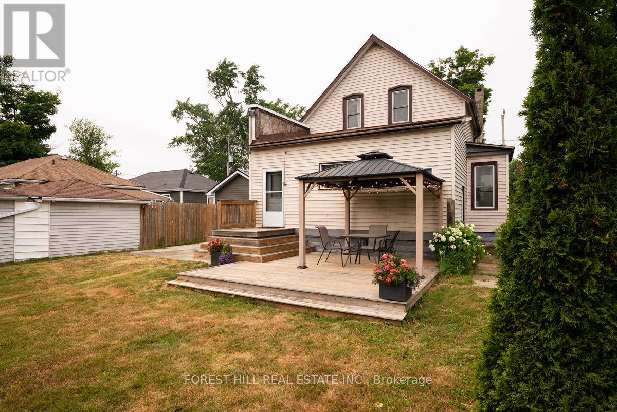 Haldimand (dunnville), ON N1A1B8,108 CROSS STREET E