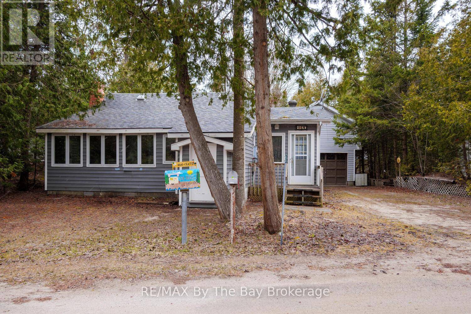 South Bruce Peninsula, ON N0H2G0,1120 KING EDWARD AVENUE