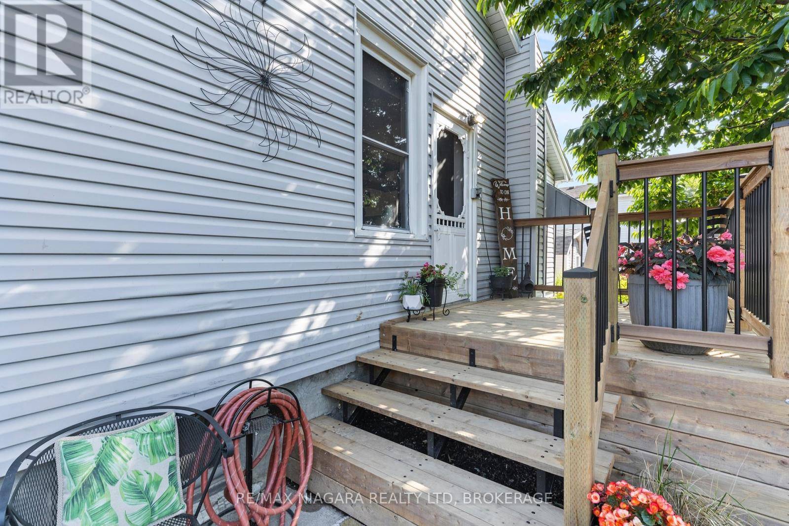 St. Catharines (haig), ON L2R6P6,17 HAMPSTEAD PLACE