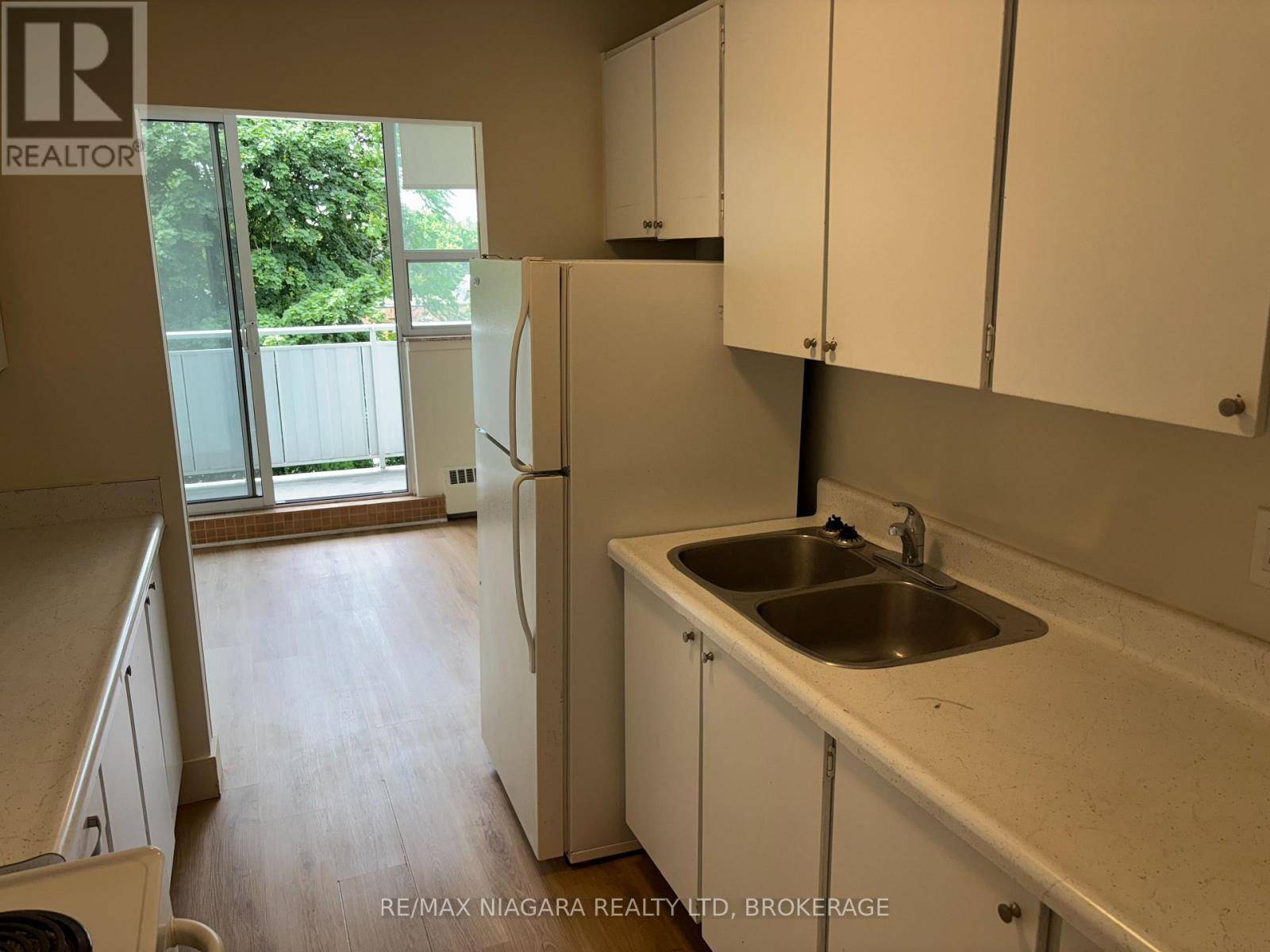 Niagara Falls (cherrywood), ON L2E1Y5,6320 Valley WAY #308