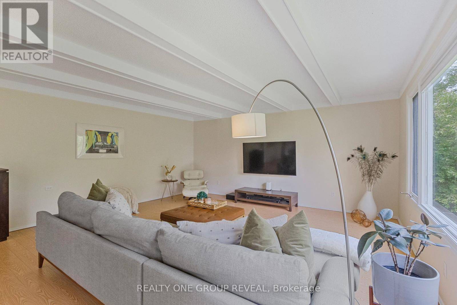 Cambridge, ON N3H4R6,120 RIVERBANK DRIVE