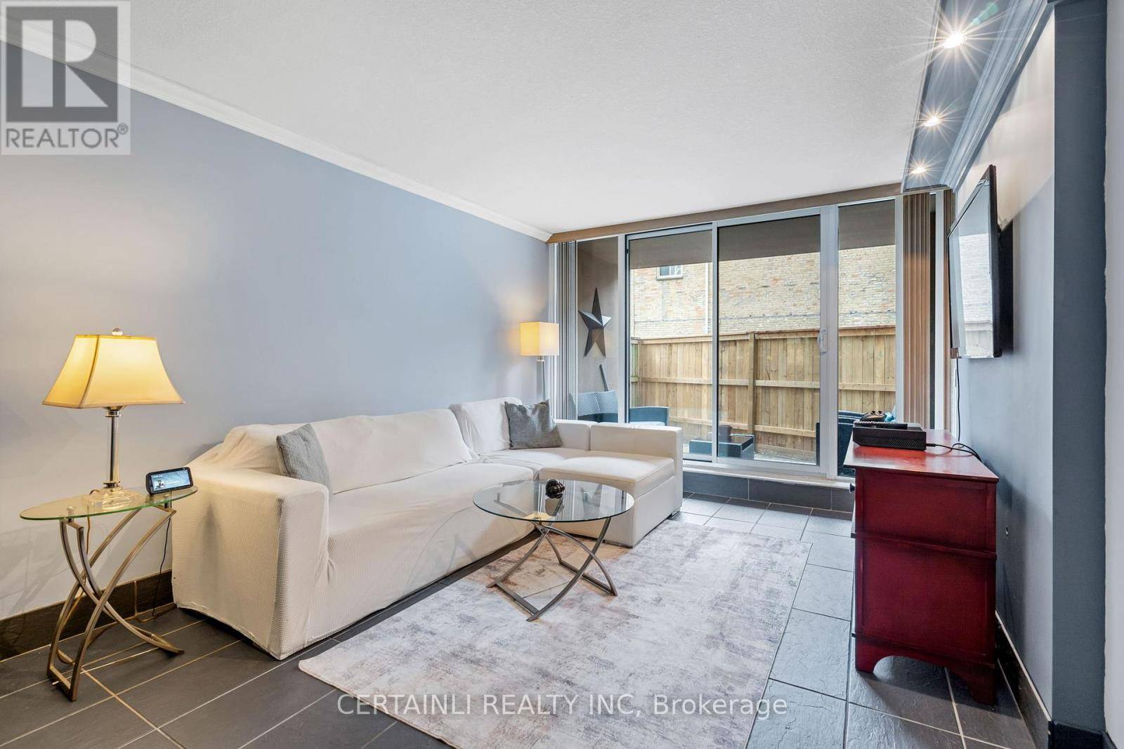 London East (east F), ON N6A5N7,155 Kent ST #106