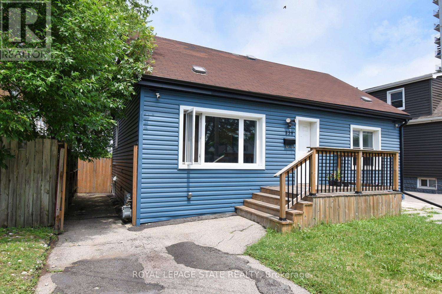 Hamilton (mcquesten), ON L8H2K6,339 MELVIN AVENUE