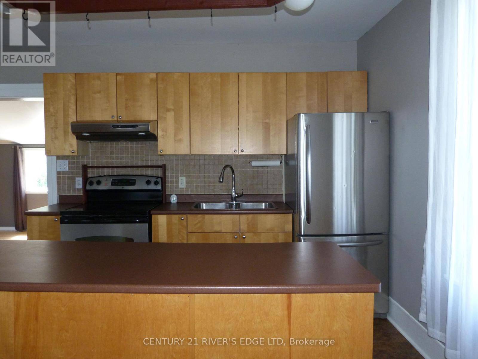 North Dundas, ON K0C2K0,468 GLADSTONE STREET N