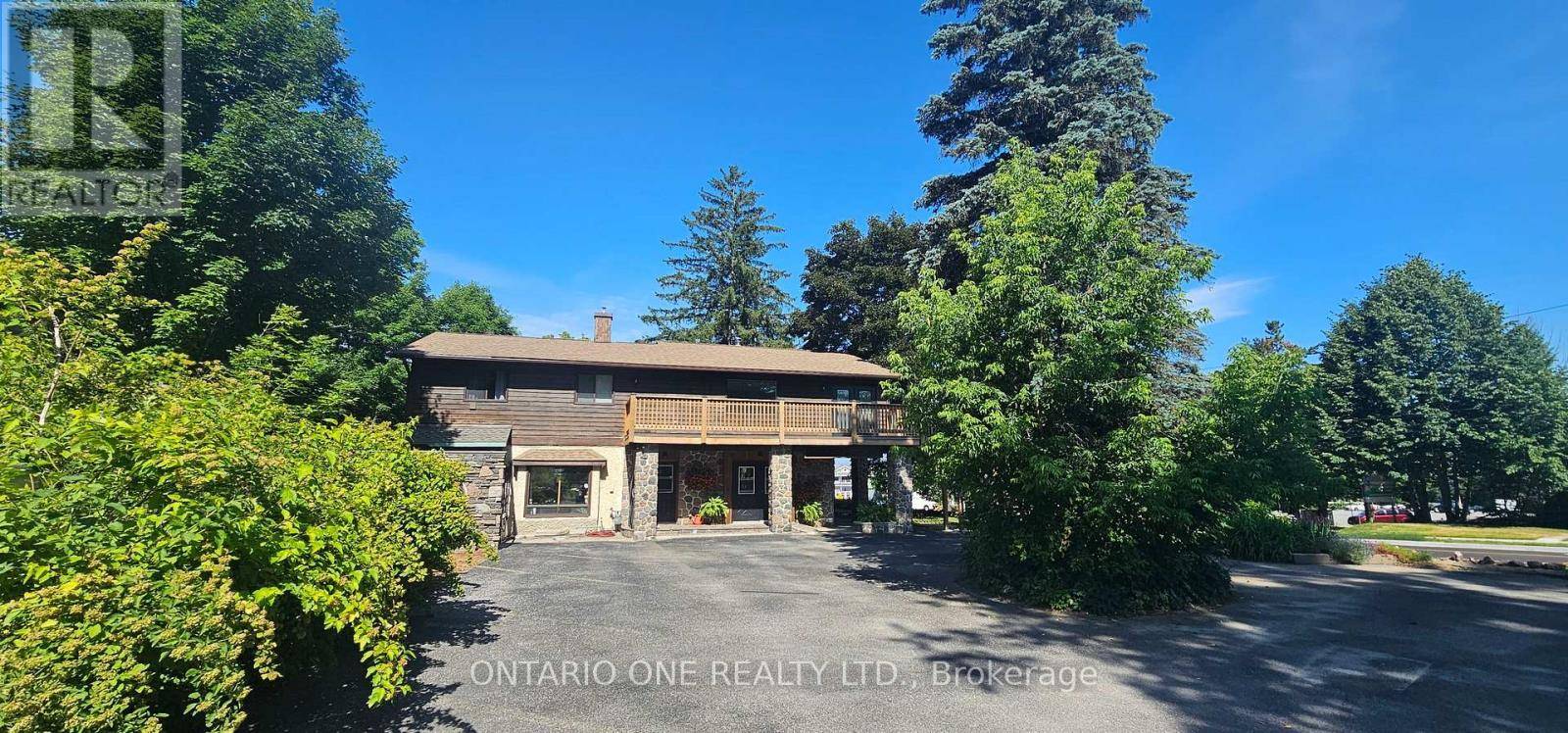Gravenhurst (muskoka (s)), ON P1P1G7,811 BAY STREET