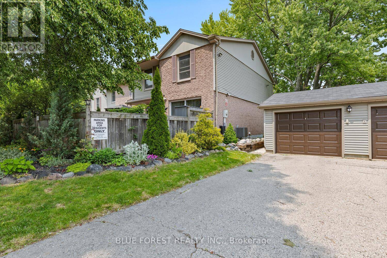 London South (south N), ON N6J3N7,38 BERKSHIRE COURT