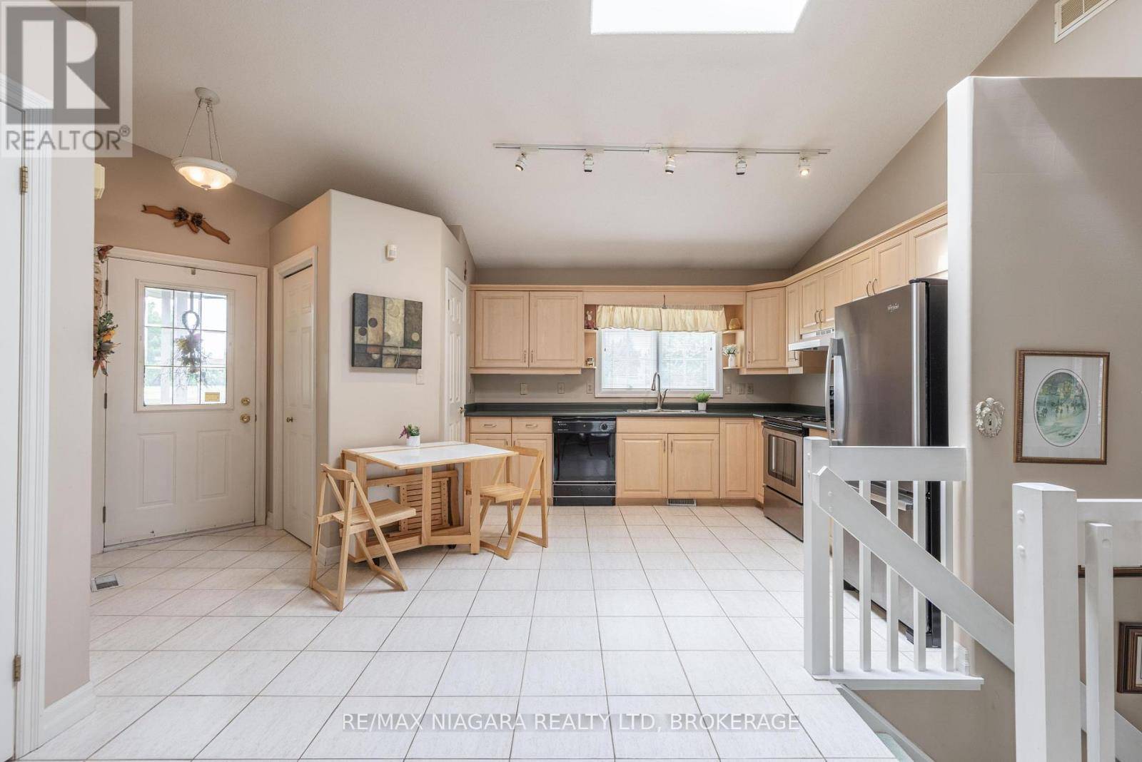 Niagara Falls (ascot), ON L2H3B5,4361 KEVIN DRIVE