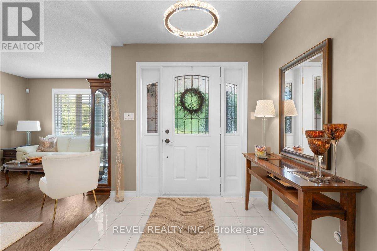 Pelham (fonthill), ON L0S1E4,17 MICHAELA CRESCENT
