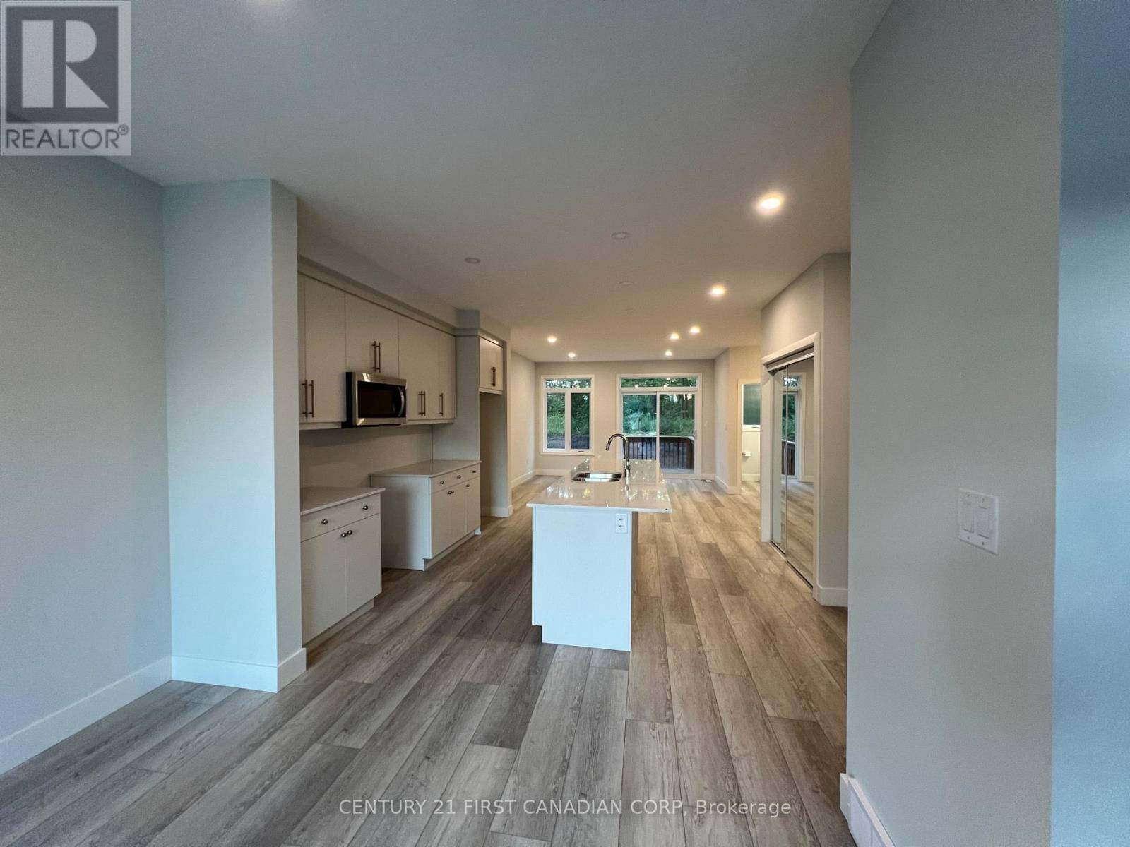 London South (south J), ON N5Z0B7,990 Deveron CRES #37