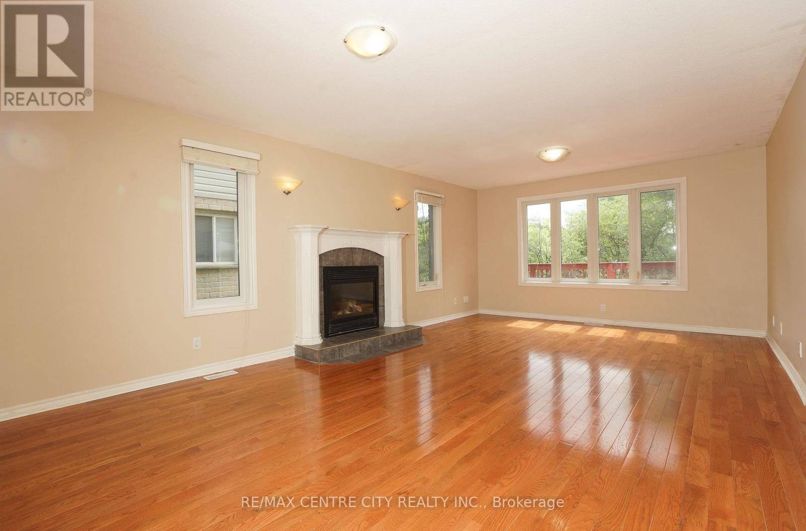 London North (north C), ON N5X4J3,742 MARIGOLD STREET