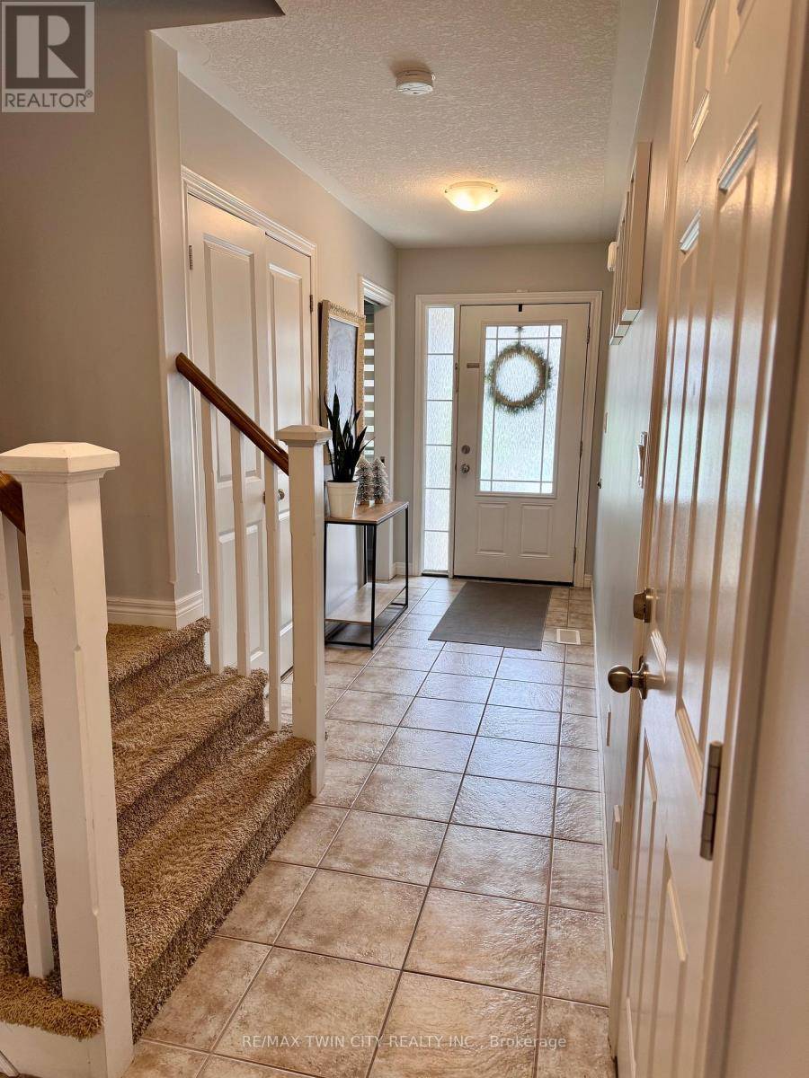 Woodstock (woodstock - North), ON N4T0G3,1156 CAEN AVENUE