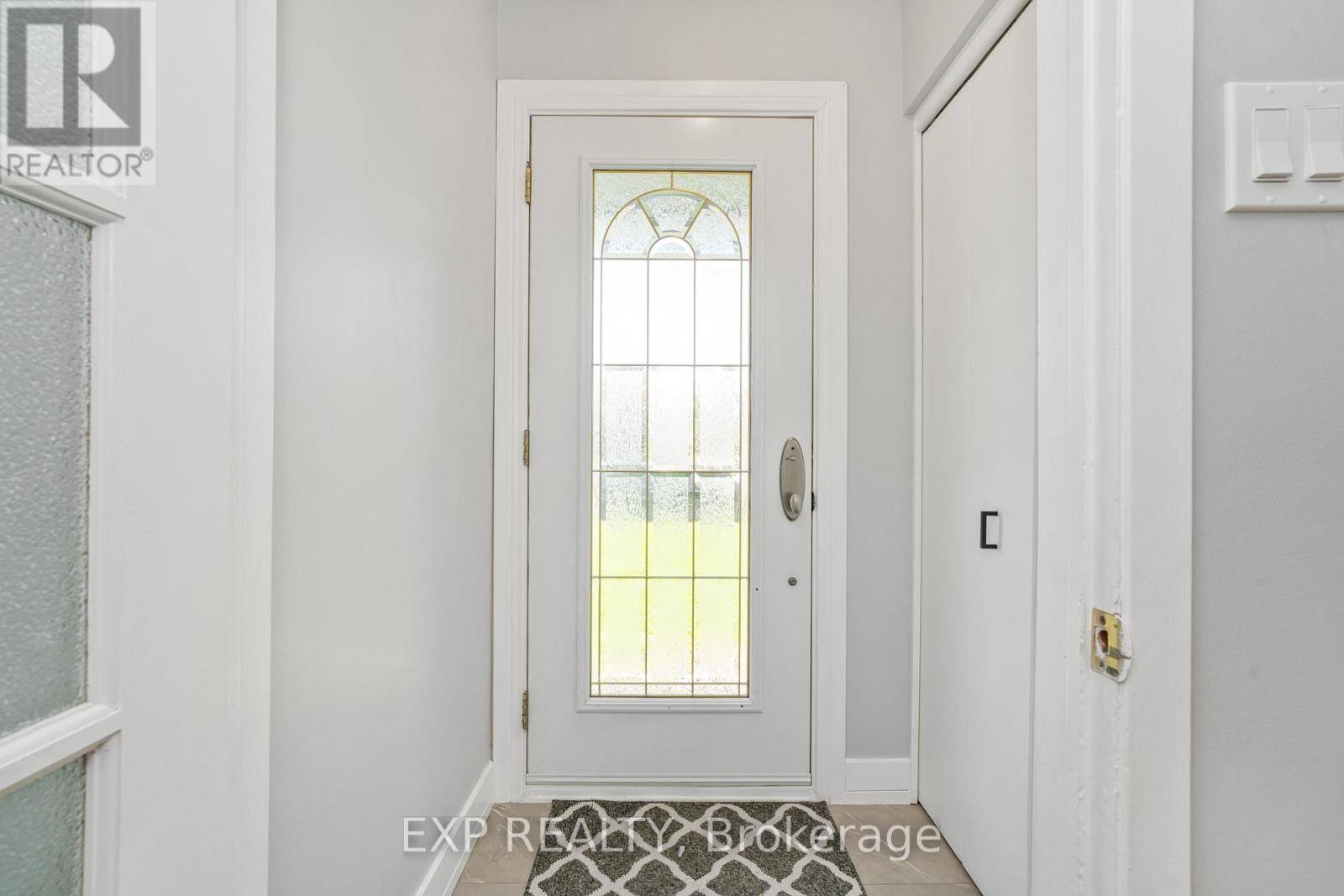 Ottawa, ON K1E1W3,322 GALLOWAY DRIVE