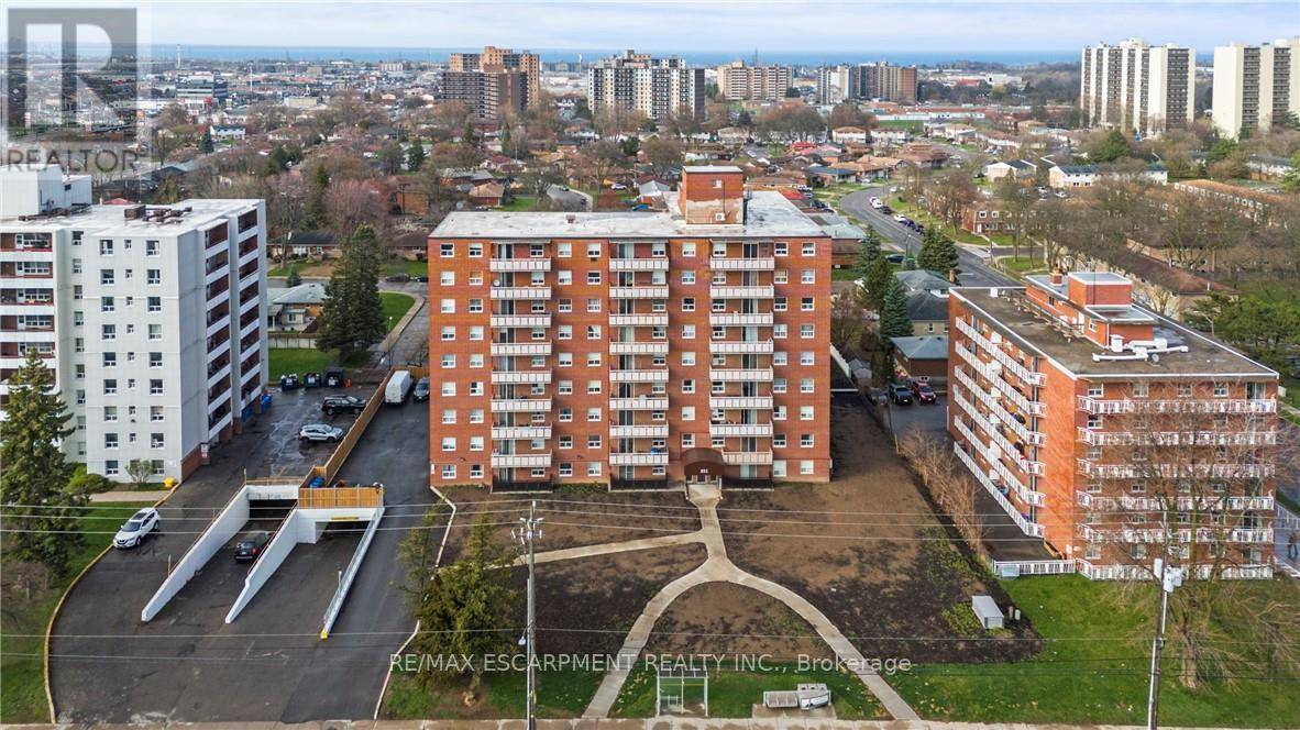 Hamilton (stoney Creek), ON L8G1B4,851 Queenston RD #105