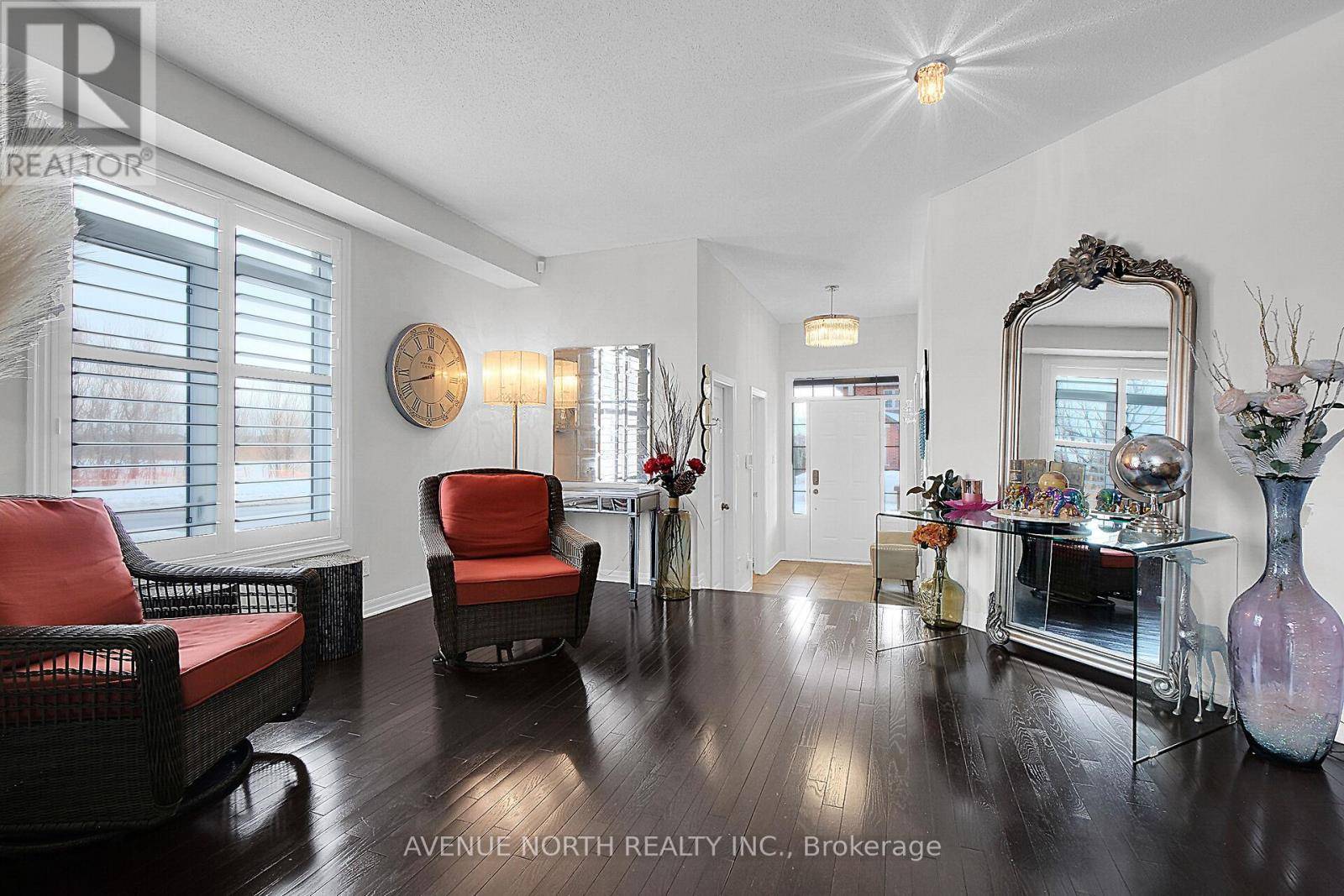 Ottawa, ON K1W0H2,429 DOVEHAVEN STREET