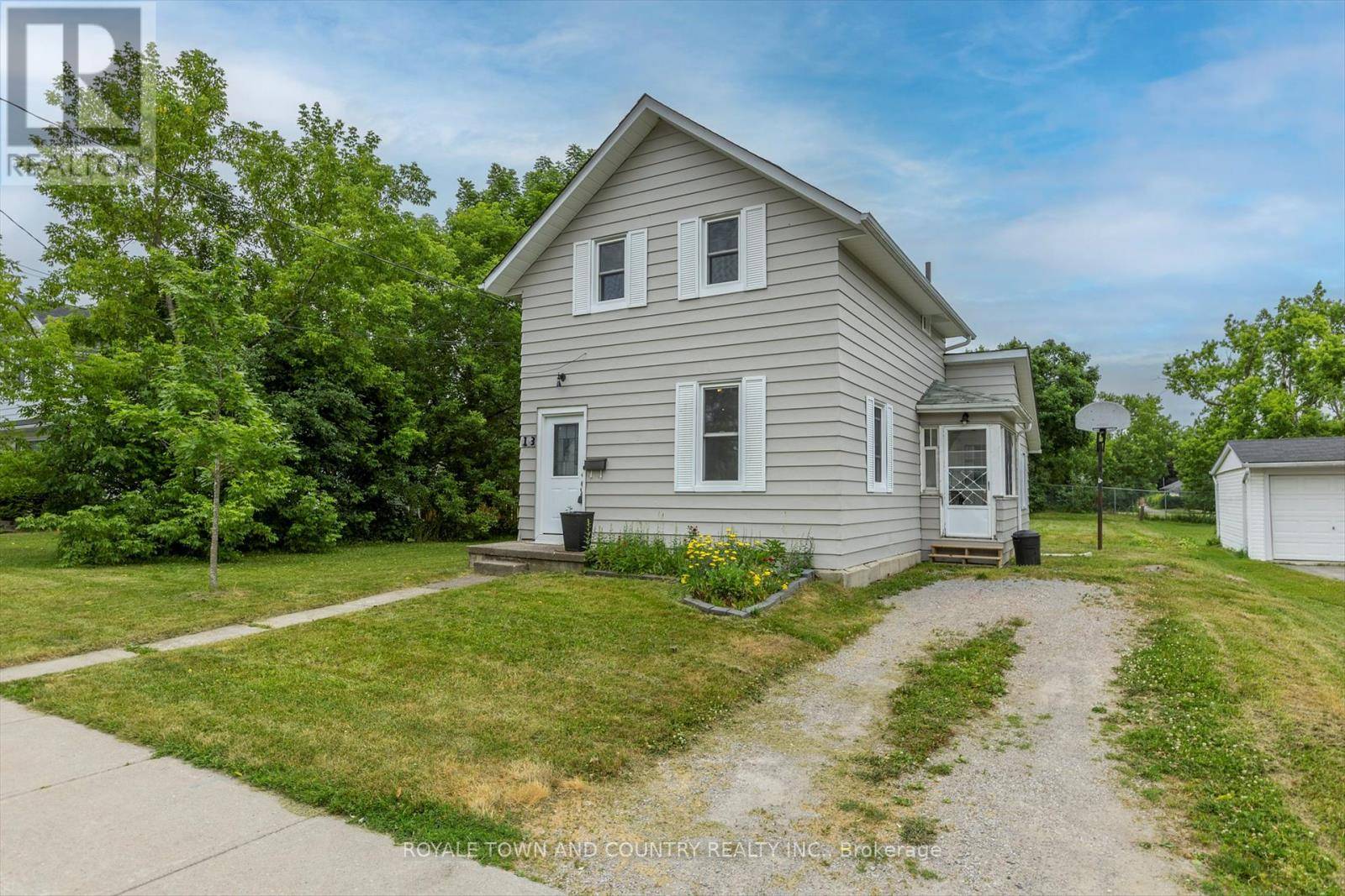 Kawartha Lakes (lindsay), ON K9V1N9,13 BERTIE STREET