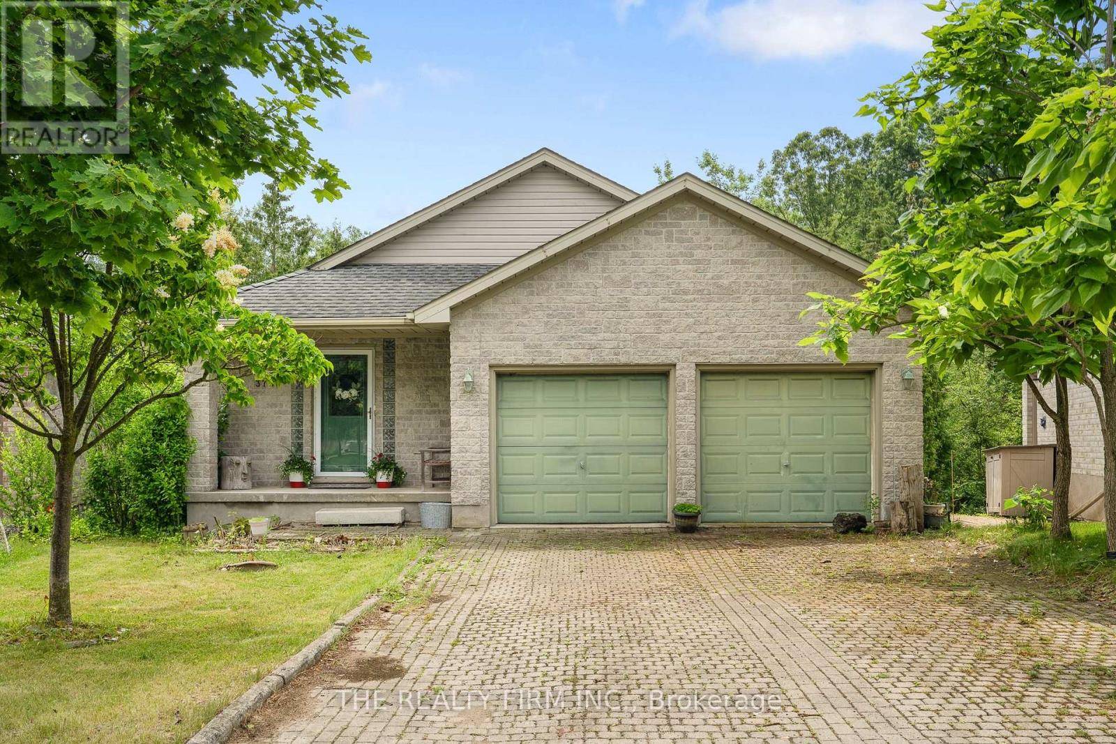 London South (south J), ON N5Z5C8,370 JONATHAN STREET
