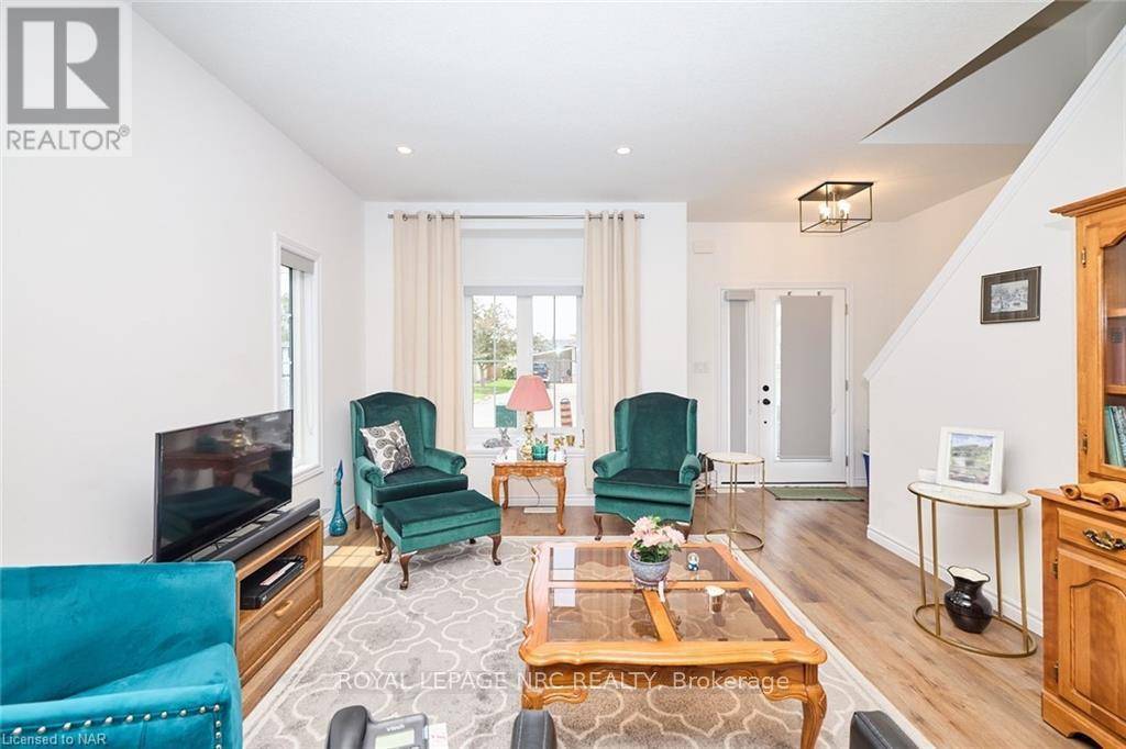 Fort Erie (lakeshore), ON L2A0C6,8 KING STREET