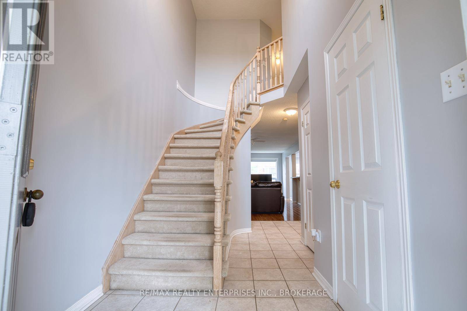 Hamilton (stoney Creek Mountain), ON L8J3V8,800 Paramount DR #2