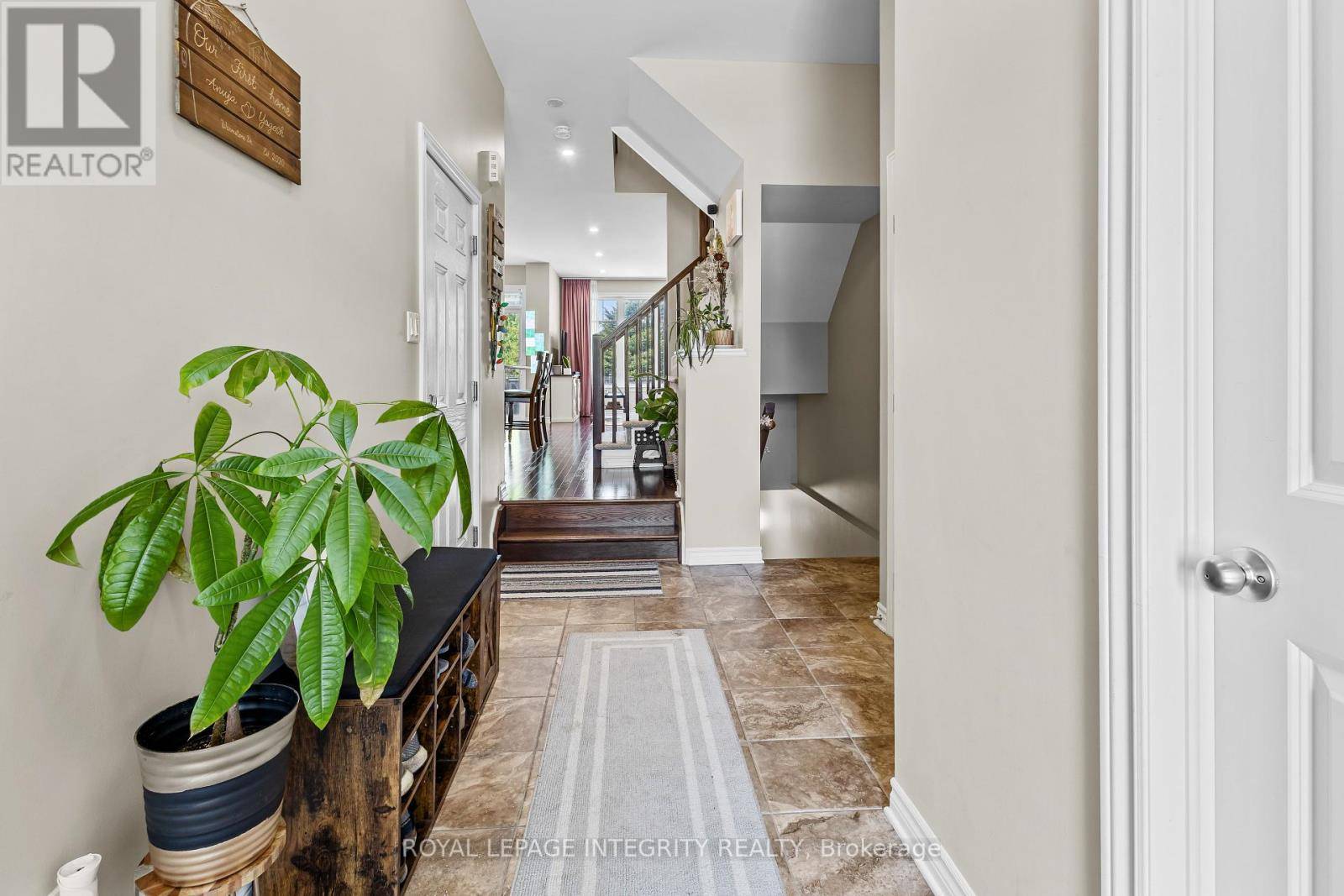 Ottawa, ON K2S0N9,313 WARMSTONE DRIVE