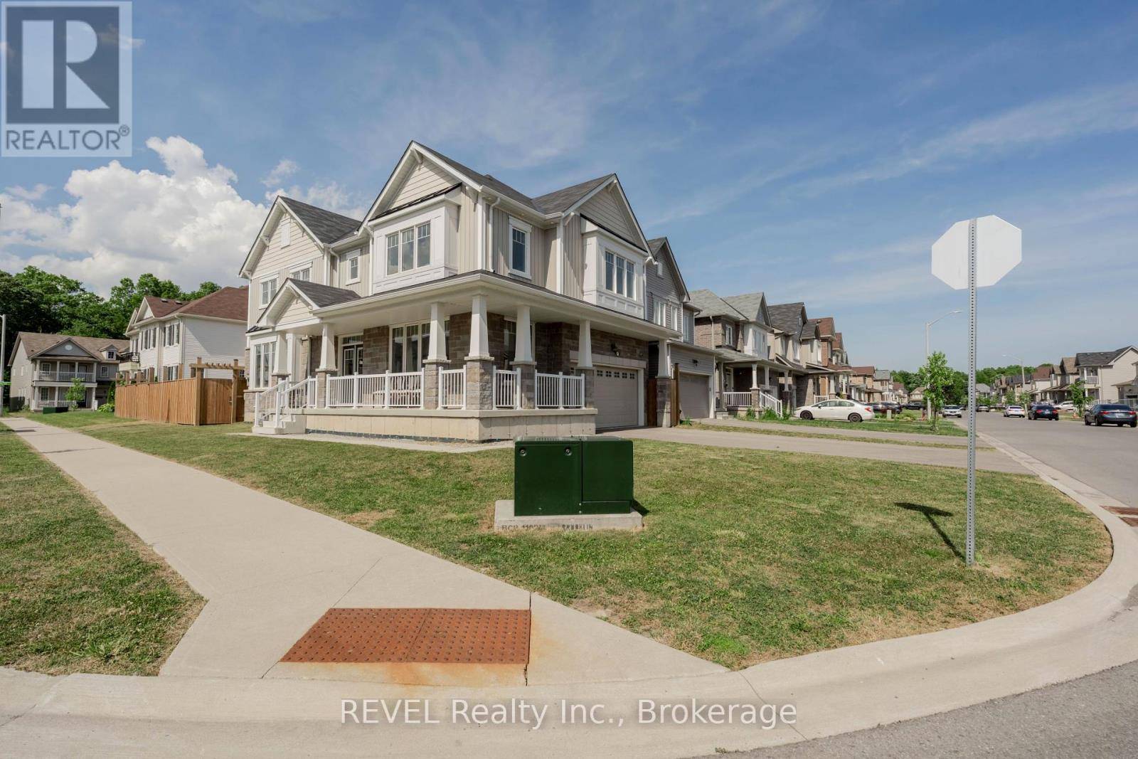 Niagara Falls (brown), ON L2H3S4,8797 PAWPAW LANE