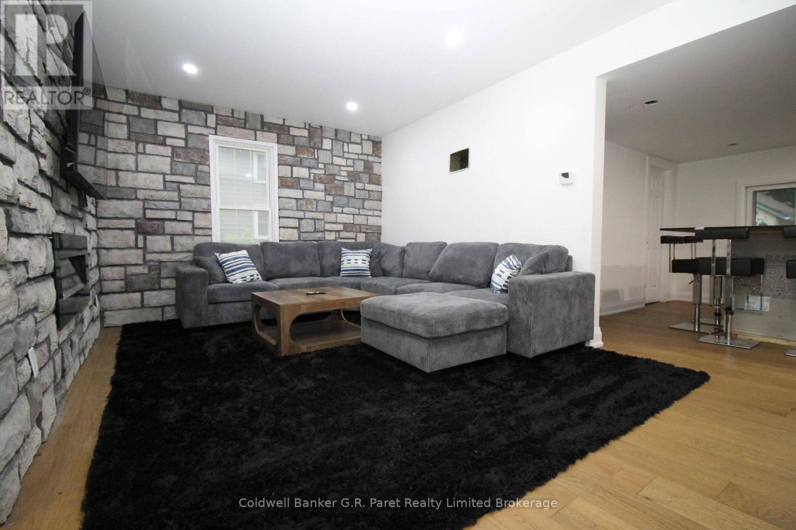 Haldimand (dunnville), ON N1A1P2,217 FOREST STREET W
