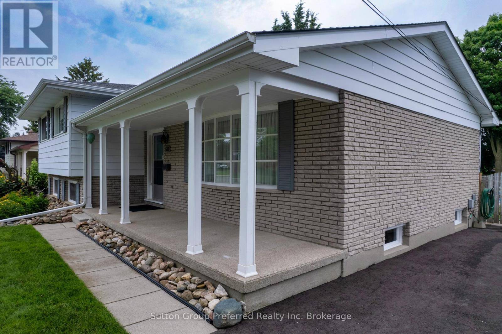 Woodstock (woodstock - North), ON N4S5T9,527 FAIR STREET