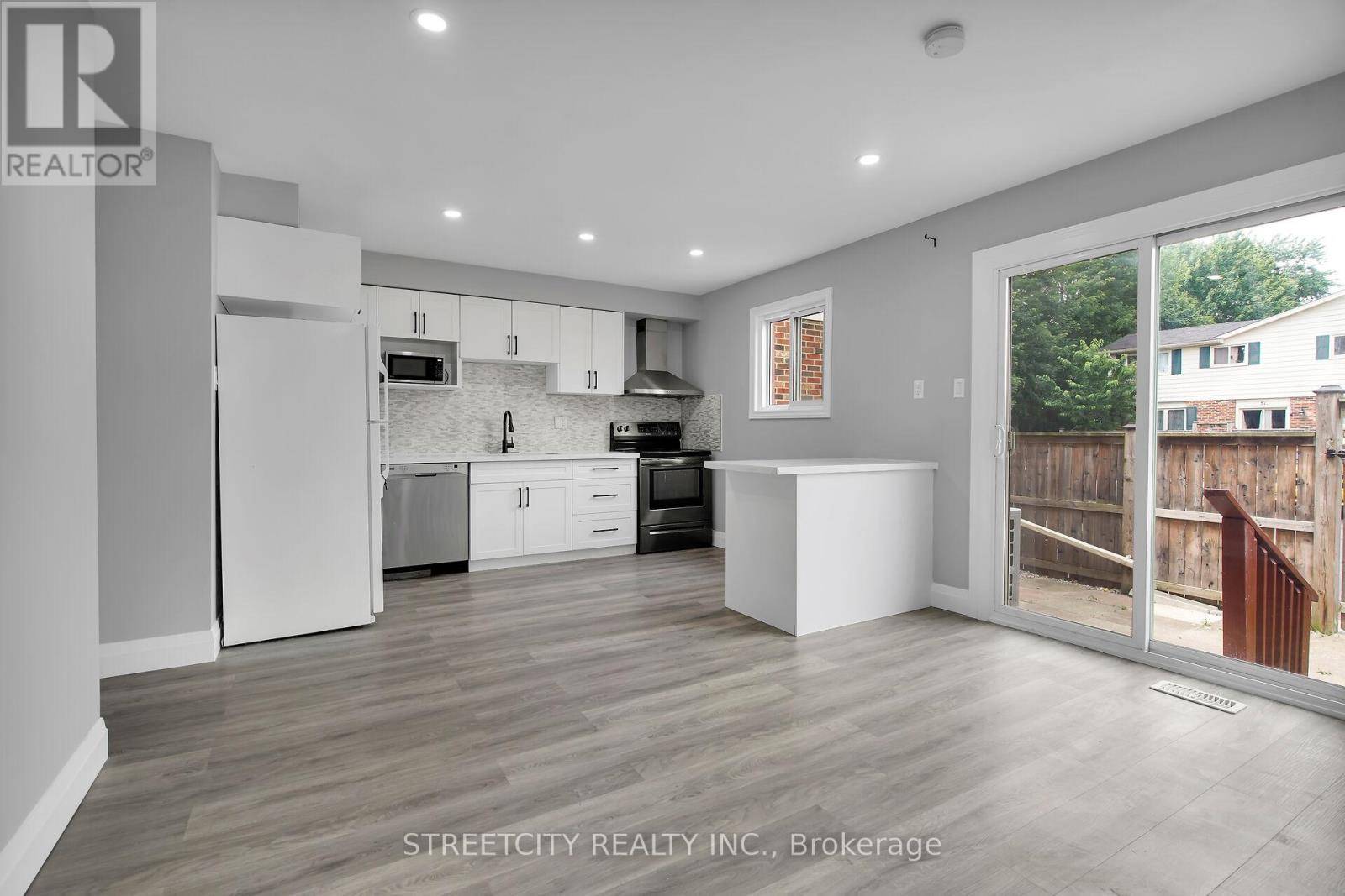London South (south X), ON N6E2H4,43 CONWAY DRIVE