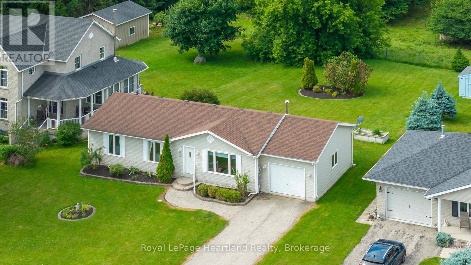 Minto, ON N0G1Z0,214 MARGARET STREET S