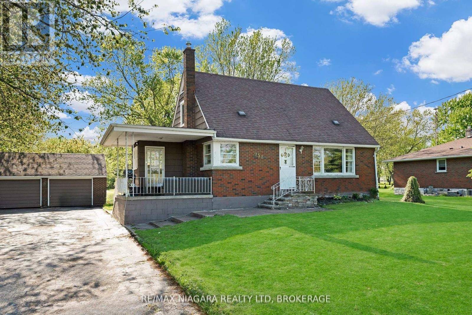 Port Colborne (sherkston), ON L3K5V3,958 SILVER BAY ROAD
