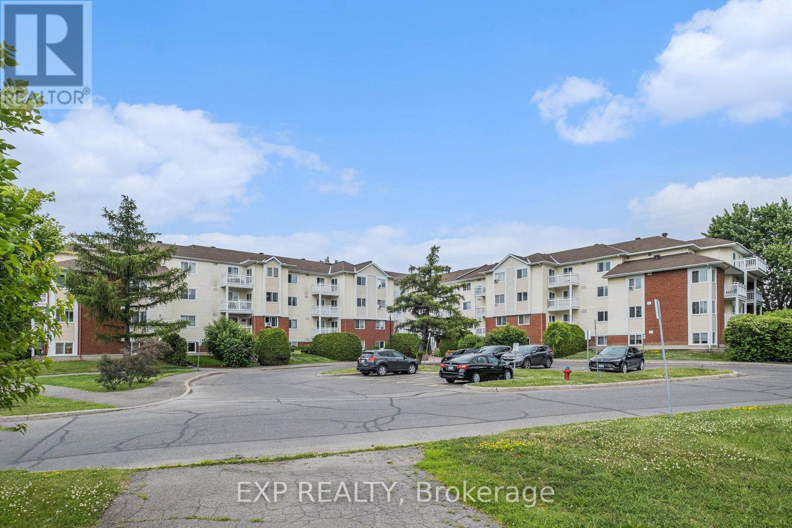 Ottawa, ON K1T3K2,270 Lorry Greenberg DR #114