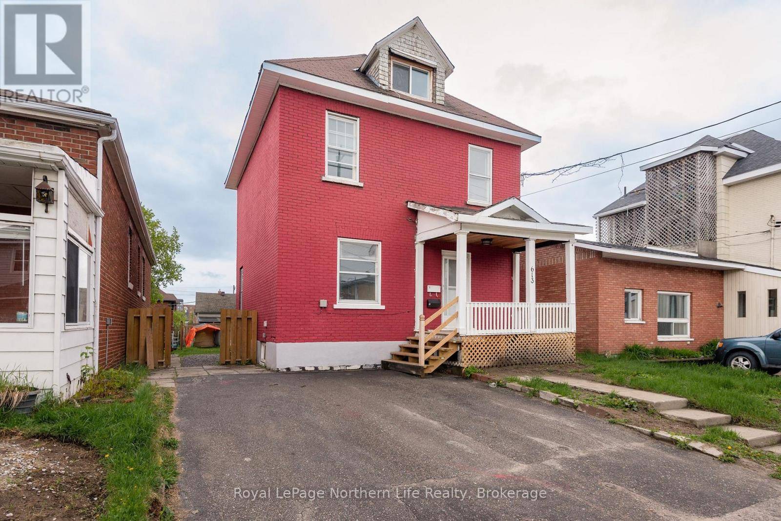 North Bay (central), ON P1B1H8,613 WORTHINGTON STREET E