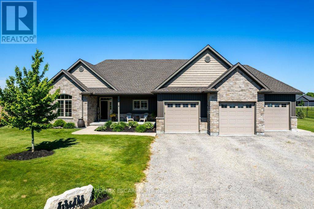 Haldimand (dunnville), ON N1A2W2,6 SILVERTHORNE COURT