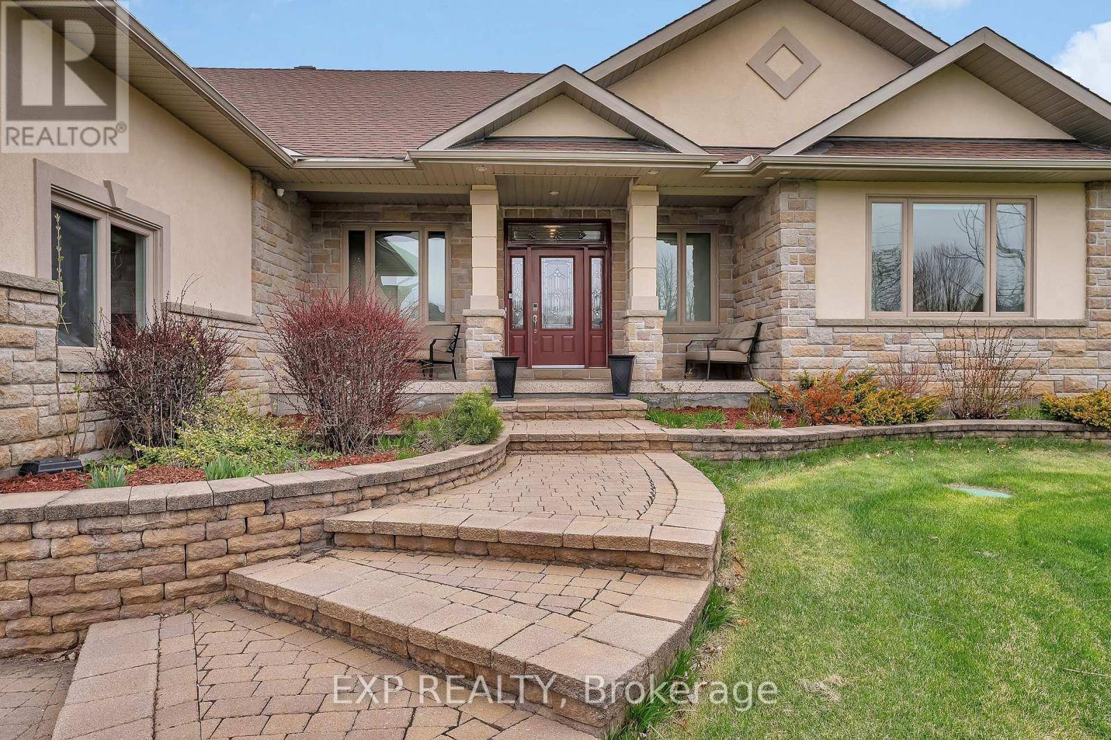 Ottawa, ON K4P0B4,6703 SUNCREST DRIVE
