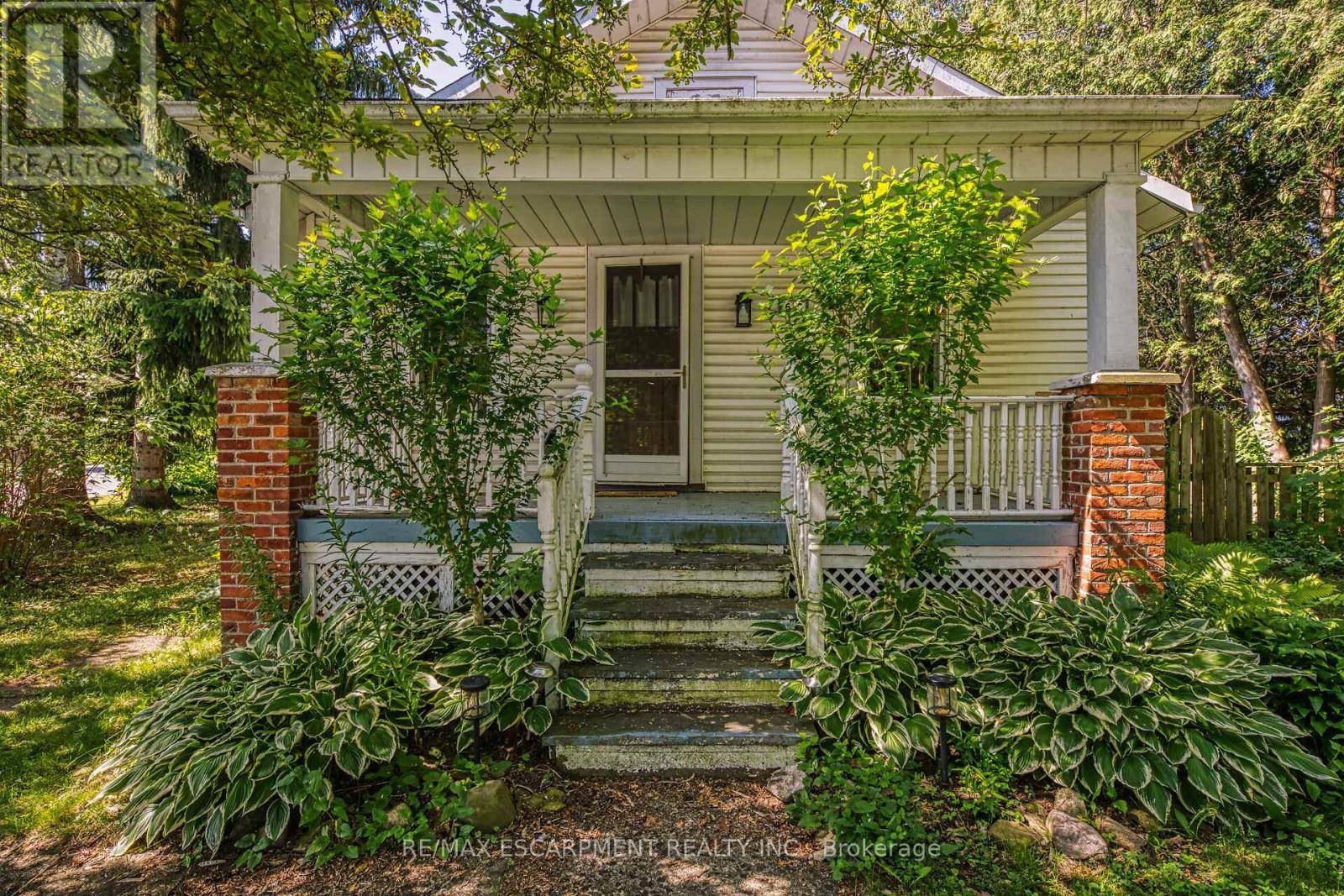Haldimand, ON N3W1E8,69 RENFREW STREET E