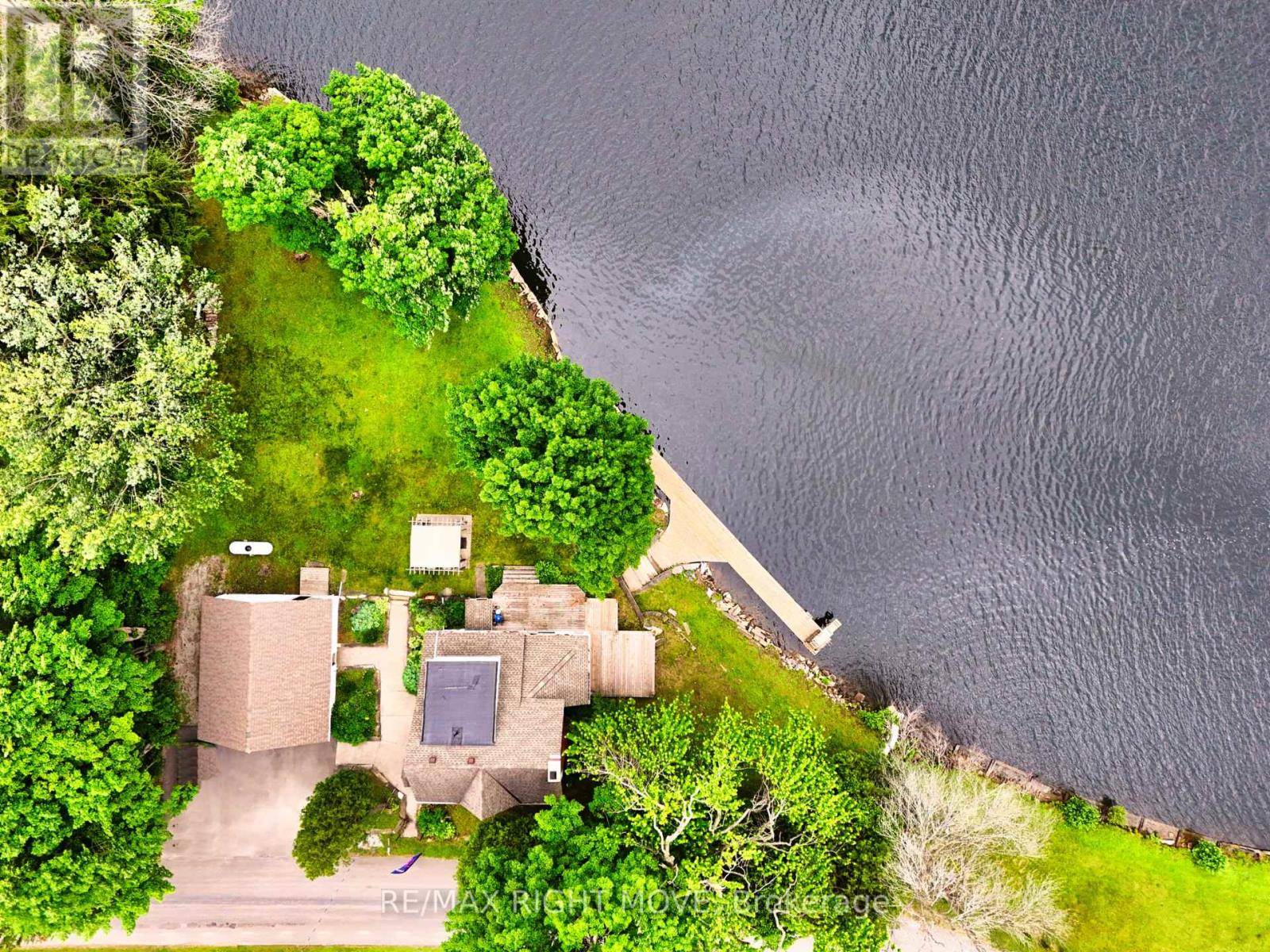 Gravenhurst (morrison), ON P0E1N0,1012 COWBELL LANE