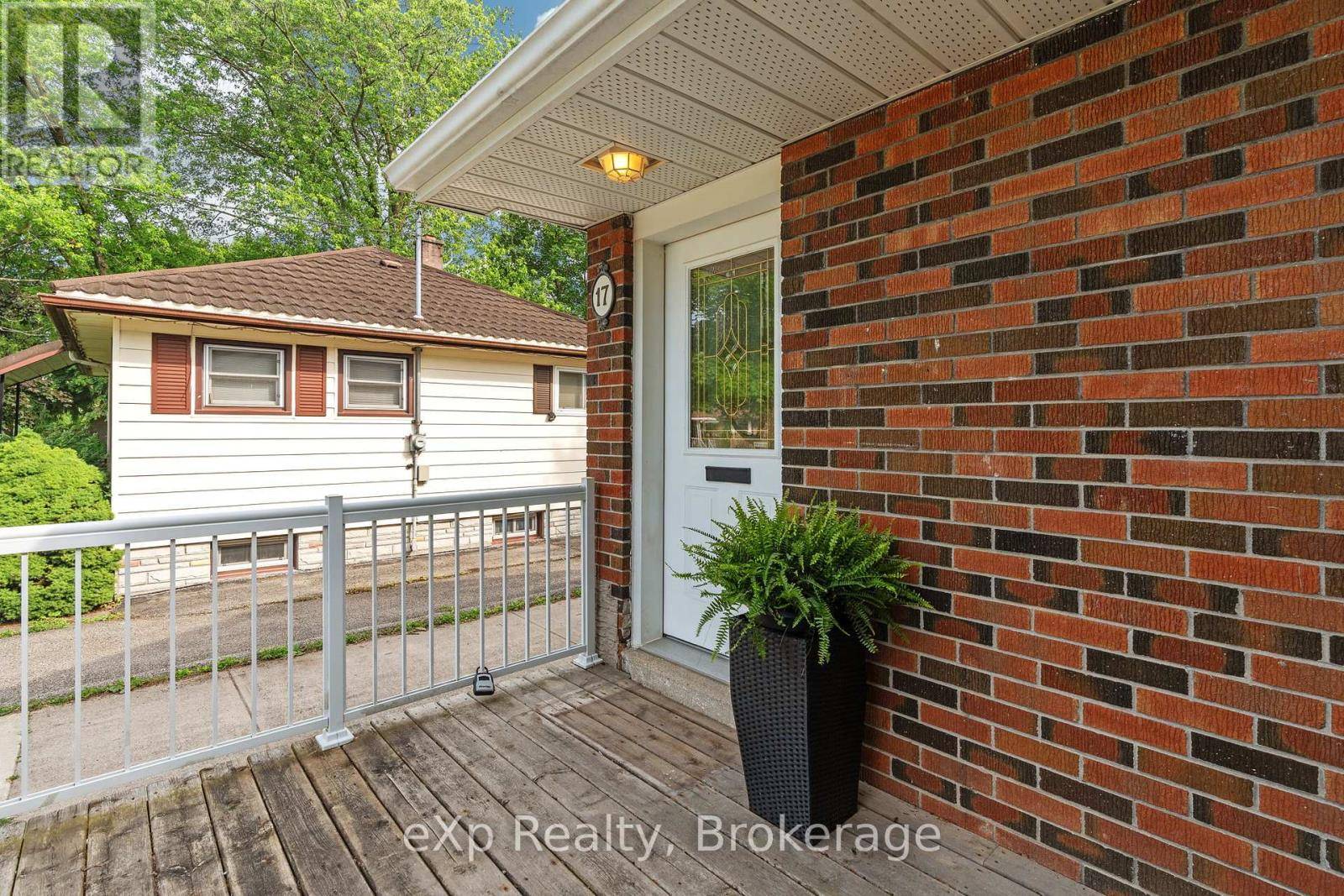 Stratford, ON N5A6E4,17 ARTHUR STREET