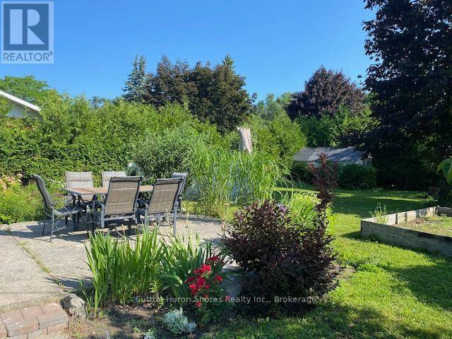 Saugeen Shores, ON N0H2C4,869 GUSTAVUS STREET