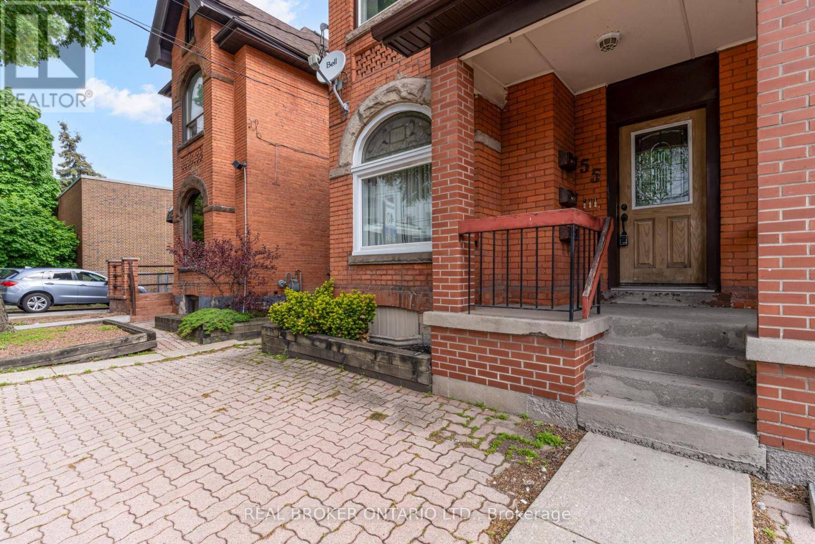 Hamilton (corktown), ON L8N1V1,55 YOUNG STREET