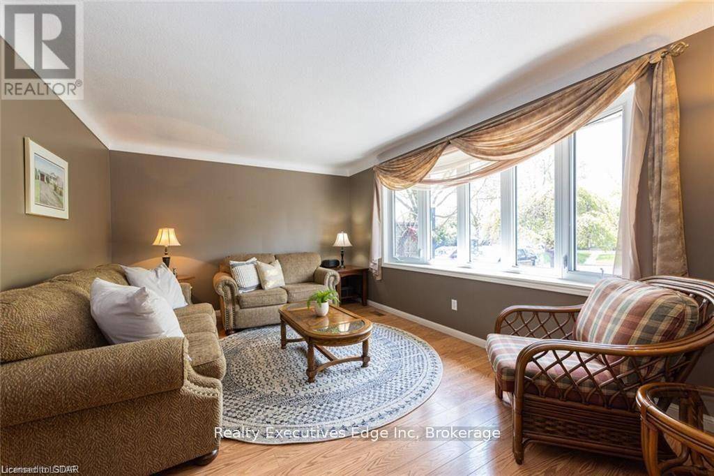 London South (south S), ON N6C3C8,4 DOWNING CRESCENT