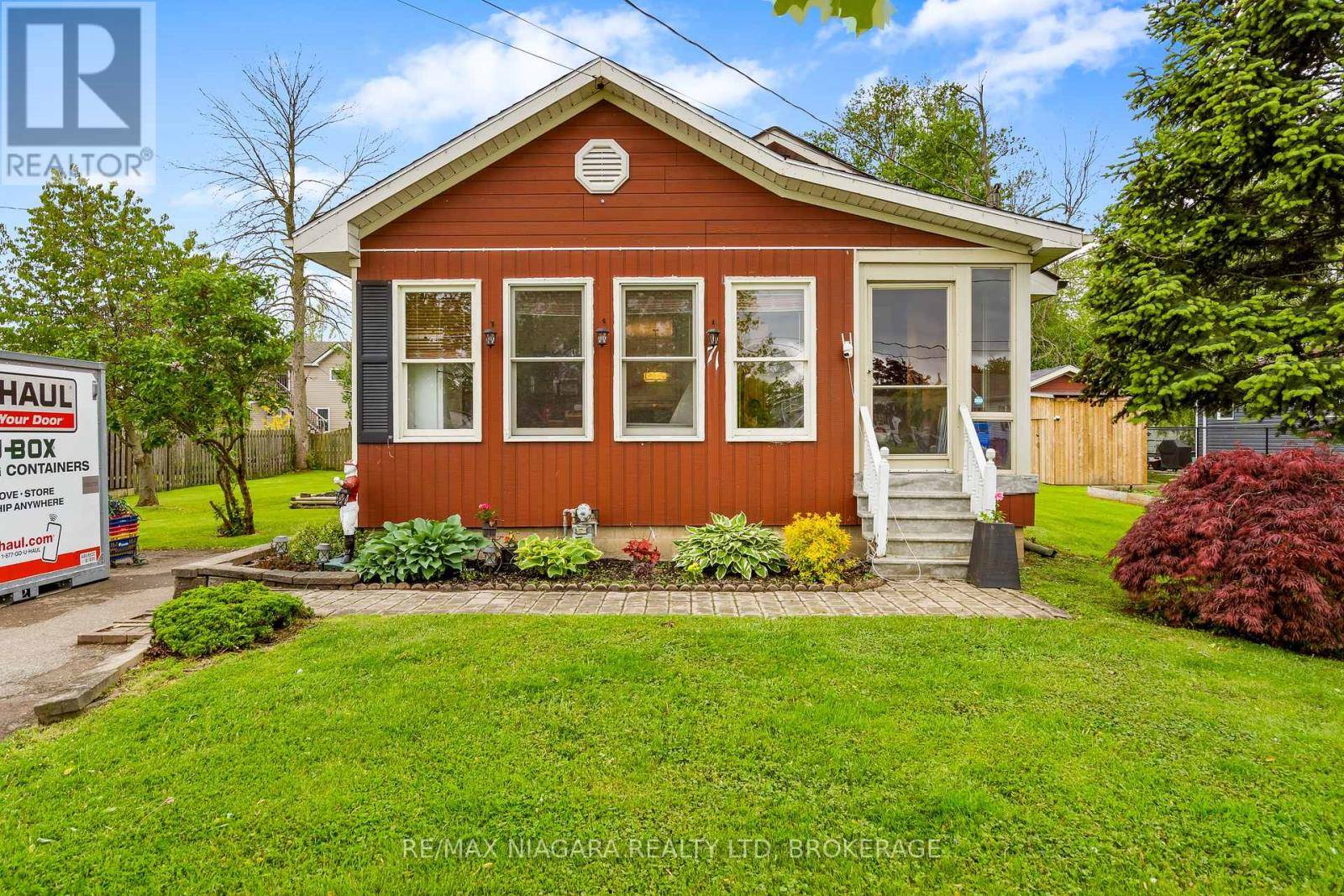 Fort Erie (lakeshore), ON L2A5J6,71 JOSEPH STREET