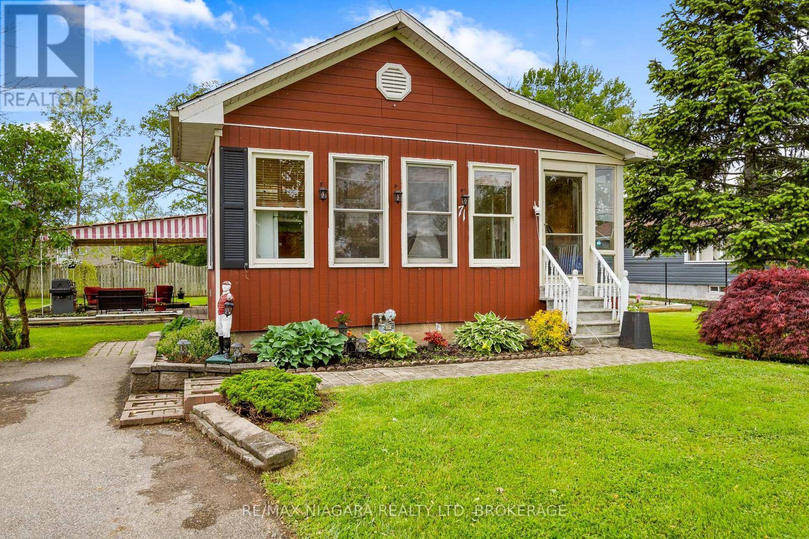 Fort Erie (lakeshore), ON L2A5J6,71 JOSEPH STREET