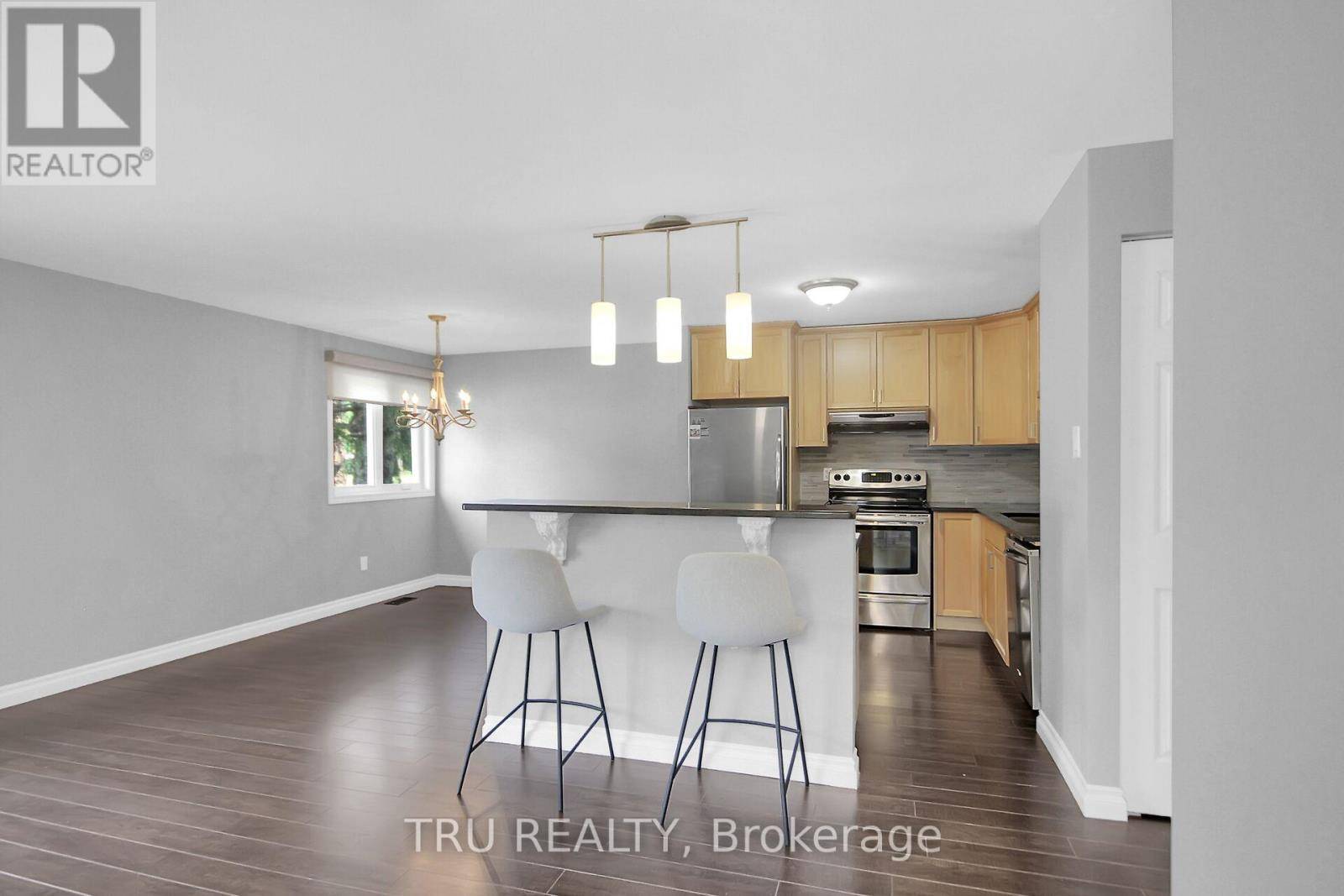 Ottawa, ON K2L1P1,132 ROTHESAY DRIVE
