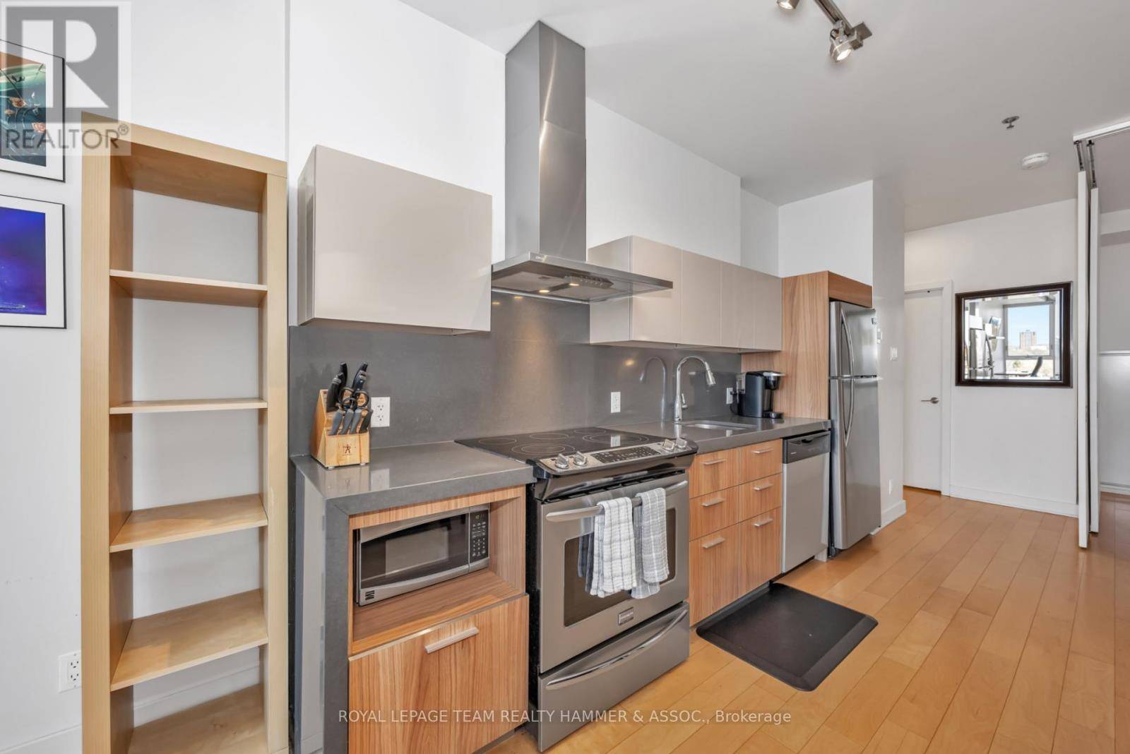 Ottawa, ON K2P1A9,360 McLeod ST #706