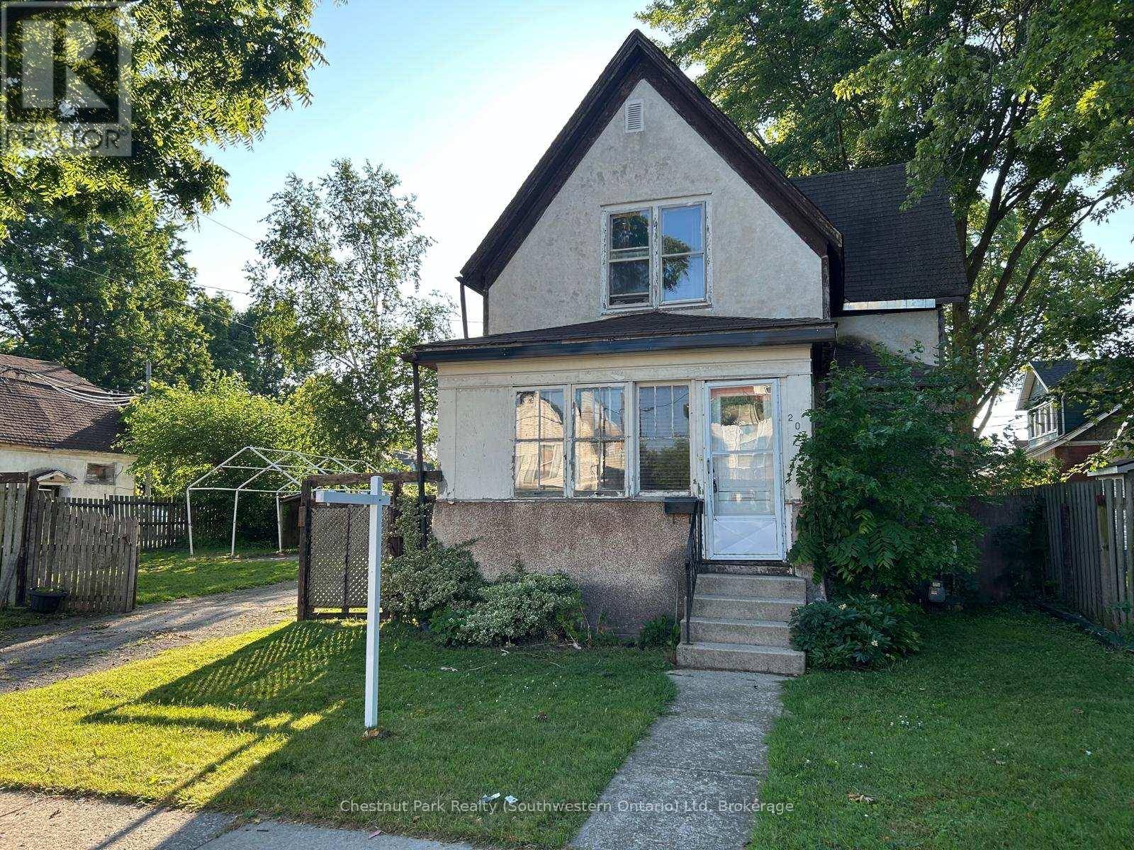 Haldimand (dunnville), ON N1A2C5,207 TAMARAC STREET
