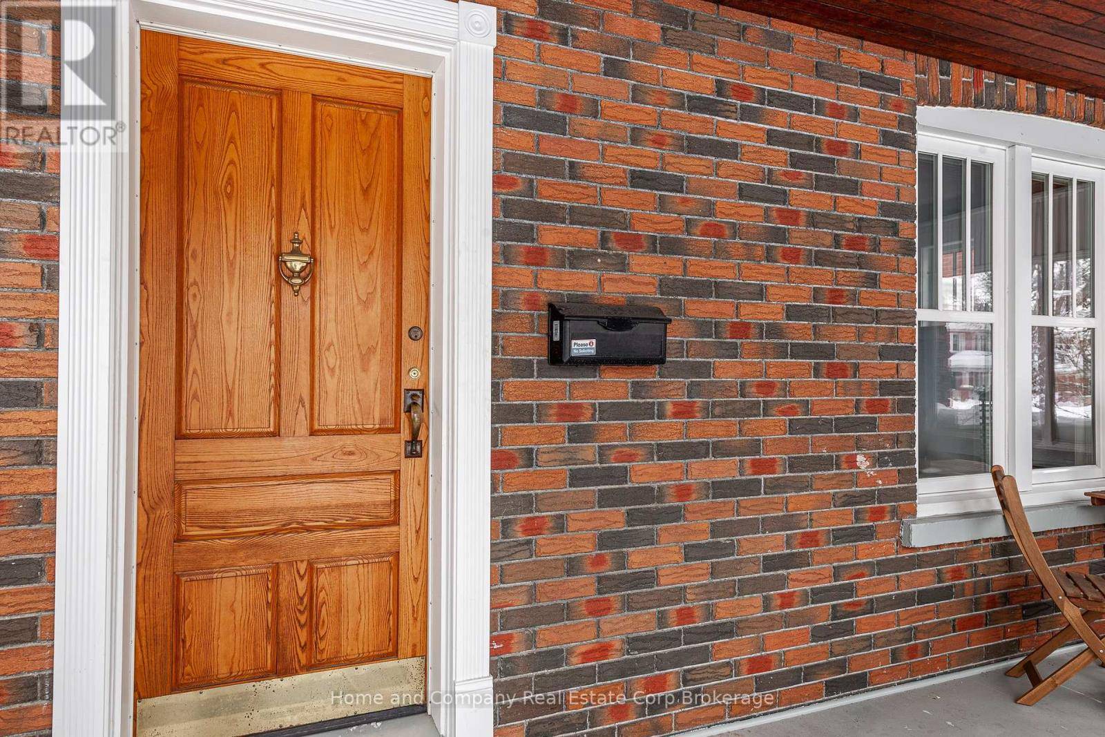 Stratford, ON N5A5P8,211 DOUGLAS STREET