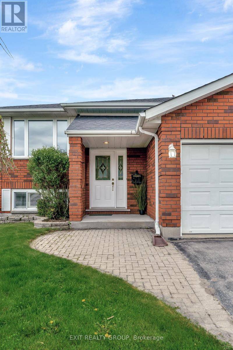 Quinte West (sidney Ward), ON K8V6M8,44 BLEEKER AVENUE