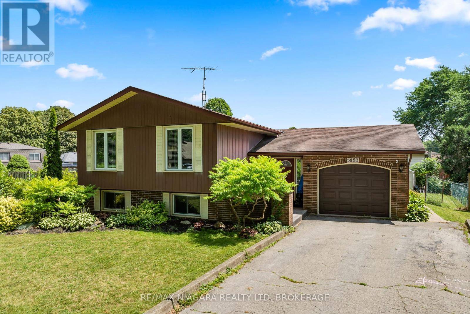 Niagara Falls (church's Lane), ON L2J2J3,5892 THERESA STREET