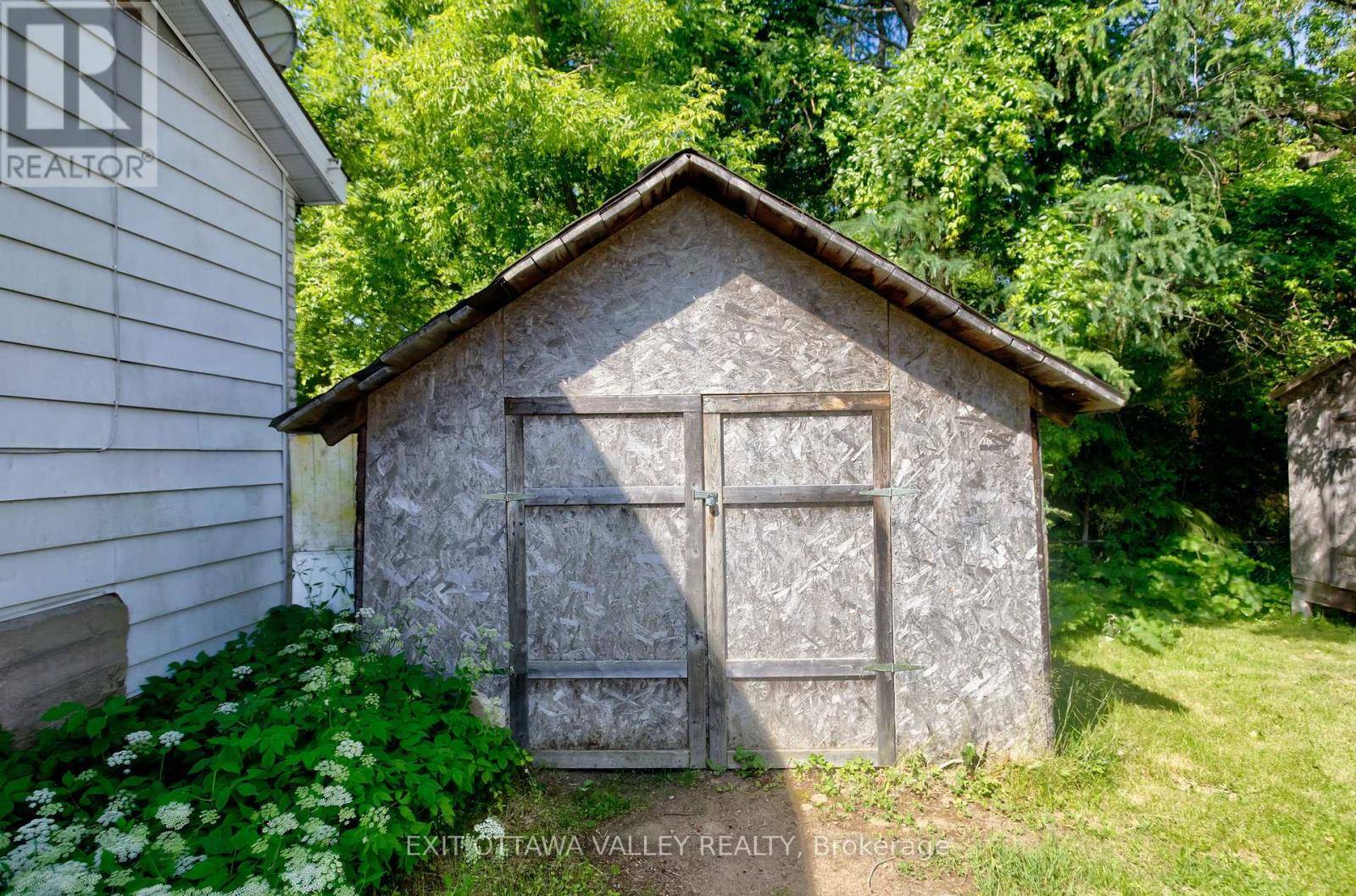 Pembroke, ON K8A3Y1,468 MOFFAT STREET