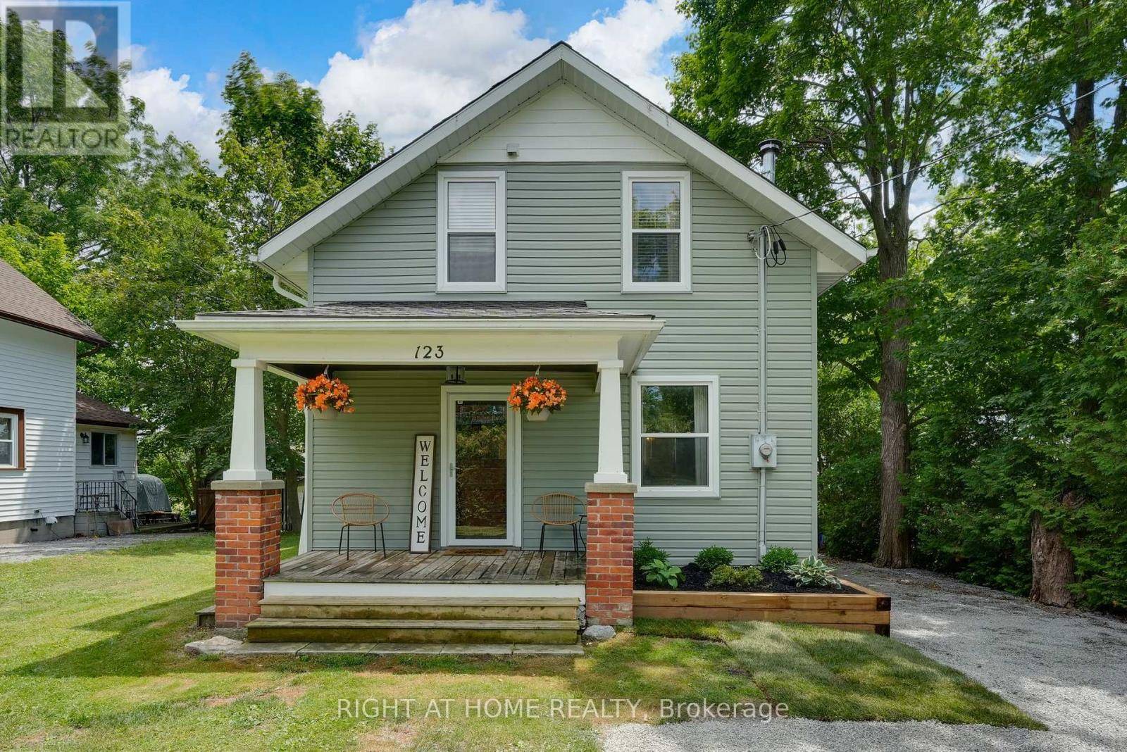 Kawartha Lakes (woodville), ON K0M2T0,123 JOHN STREET